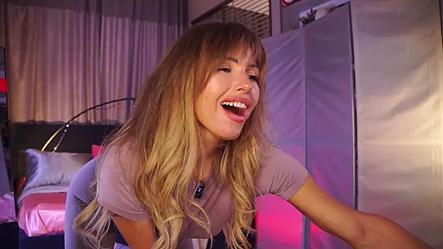 Nikki  Amour online show from January 2026 12:08:02 PM