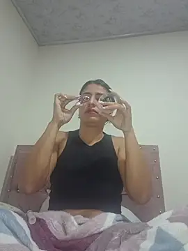 GISELLA   online show from December 2025 11:08:01 AM