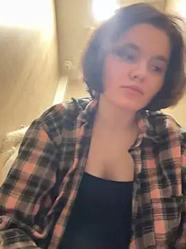 Xo Laura online show from February 2026 12:00:01 PM