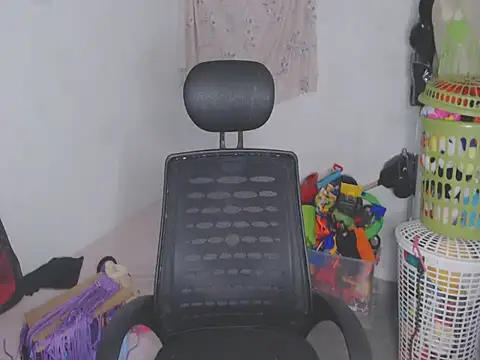 shayna cute online show from May 2026 12:18:01 AM