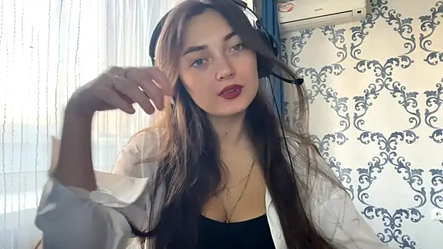 TwotyBright online show from November 2025 08:03:02 AM