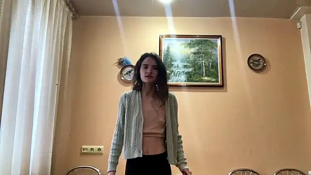 Snapshot of MartiCarolina chatting on November 2025 09:08:02 AM MartiCarolina online show from November 2025 09:08:02 AM