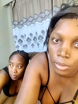 Snapshot of SexyLipss_ chatting on April 2026 07:58:01 PM SexyLipss online show from April 2026 07:58:01 PM