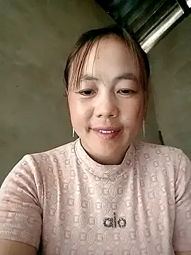 Snapshot of Sara_pusyy chatting on April 2026 05:14:02 AM Sara pusyy online show from April 2026 05:14:02 AM