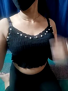 Aarti909090 online show from February 2026 01:12:02 PM