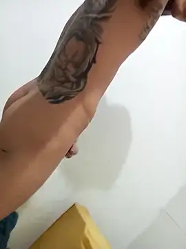 Snapshot of No23cm chatting on November 2025 07:47:01 PM No23cm online show from November 2025 07:47:01 PM