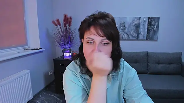 Snapshot of Helen_Rossi chatting on November 2025 08:26:02 AM Helen Rossi online show from November 2025 08:26:02 AM