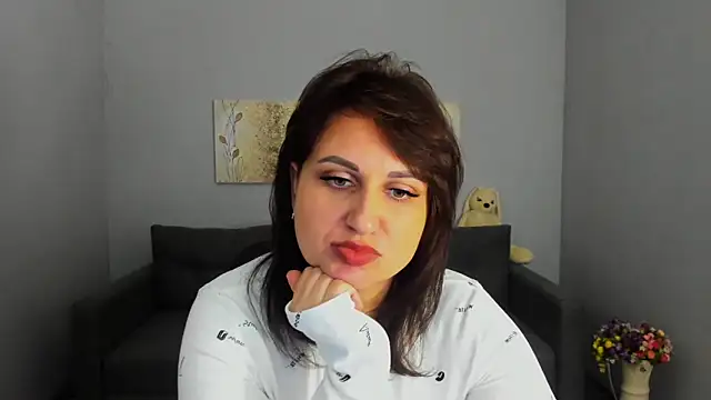 Snapshot of Helen_Rossi chatting on November 2025 06:45:01 AM Helen Rossi online show from November 2025 06:45:01 AM