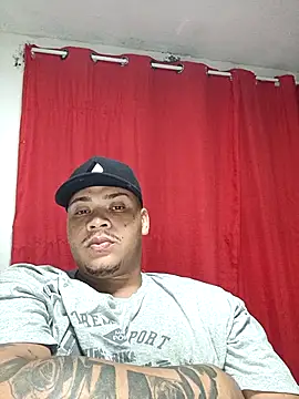 Snapshot of monicaquadro01 chatting on November 2025 05:18:02 AM monicaquadro01 online show from November 2025 05:18:02 AM