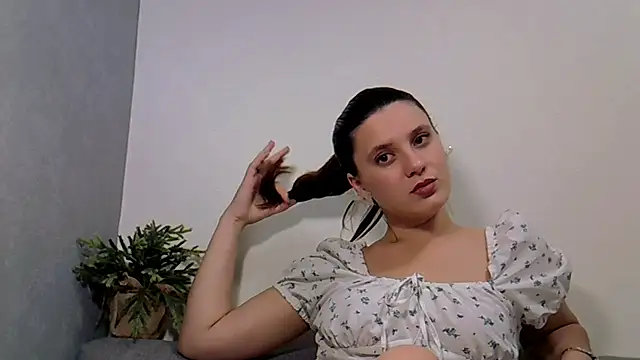 Snapshot of KiraHoney chatting on November 2025 10:08:01 PM KiraHoney online show from November 2025 10:08:01 PM