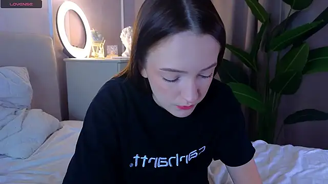 Snapshot of FrancesMason chatting on February 2026 06:34:01 AM FrancesMason online show from February 2026 06:34:01 AM