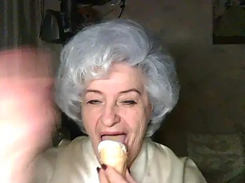 Snapshot of ValeriaKroww chatting on November 2025 07:45:01 PM ValeriaKroww online show from November 2025 07:45:01 PM