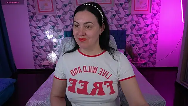 Snapshot of VelvetLuck chatting on April 2026 05:51:02 AM VelvetLuck online show from April 2026 05:51:02 AM