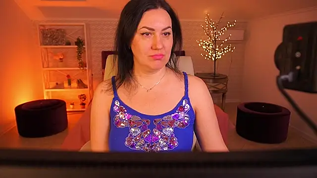 Snapshot of VelvetLuck chatting on April 2026 06:09:01 AM VelvetLuck online show from April 2026 06:09:01 AM