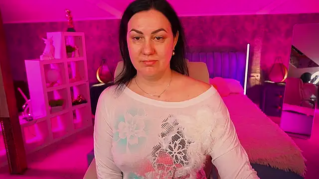 VelvetLuck online show from April 2026 12:15:01 PM