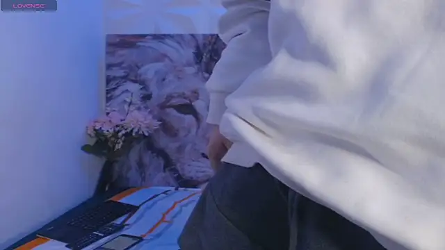 Oliver paris online show from November 2025 04:40:02 AM