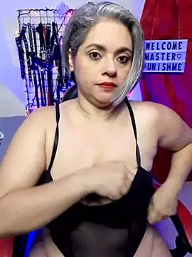 Snapshot of sexysubMila chatting on February 2026 02:13:01 PM sexysubMila online show from February 2026 02:13:01 PM