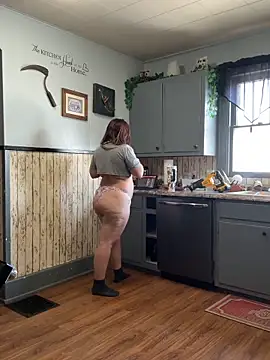 Snapshot of thickfarmtwat chatting on February 2026 06:14:01 PM thickfarmtwat online show from February 2026 06:14:01 PM