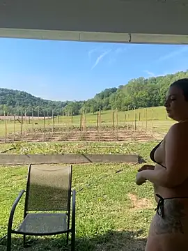 Snapshot of thickfarmtwat chatting on May 2026 01:50:01 PM thickfarmtwat online show from May 2026 01:50:01 PM