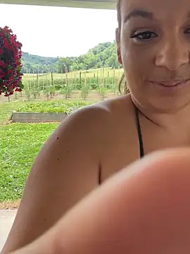 Snapshot of thickfarmtwat chatting on June 2026 05:49:02 PM thickfarmtwat online show from June 2026 05:49:02 PM