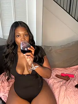 PrincessDreamm online show from November 2025 05:00:02 PM