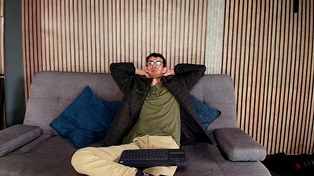 ZyroNight online show from November 2025 01:47:02 PM