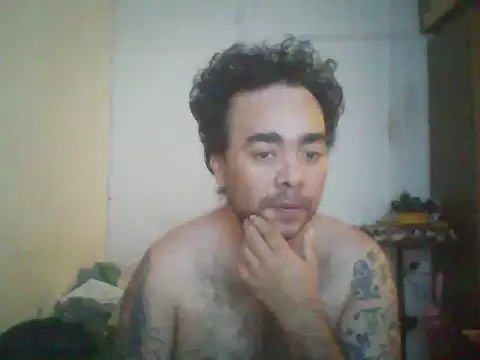 Snapshot of GuilleHotsexy chatting on November 2025 01:59:01 AM GuilleHotsexy online show from November 2025 01:59:01 AM