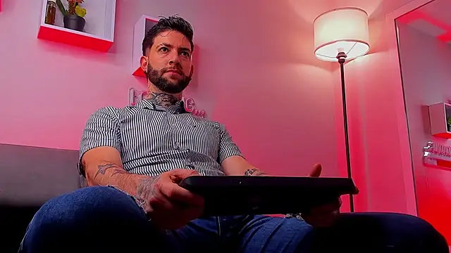 Supreme Alpha online show from November 2025 12:32:01 AM