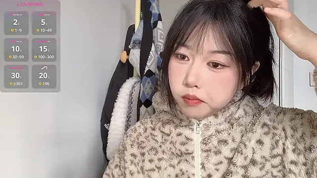 Snapshot of Xiaoji61 chatting on November 2025 03:50:01 AM Xiaoji61 online show from November 2025 03:50:01 AM