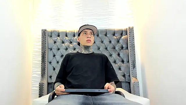 DANTE ARMSTRONG online show from December 2025 03:48:01 AM