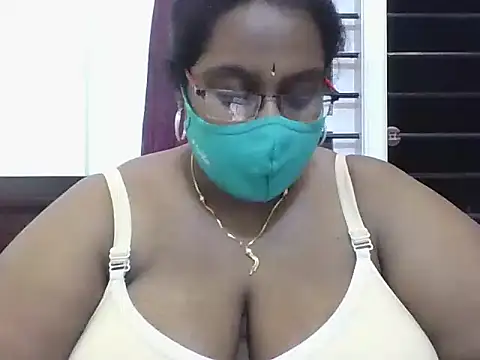 hootypriya online show from December 2025 07:12:02 PM