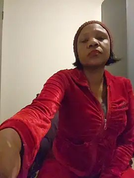 Snapshot of Mommy_Sienna chatting on June 2026 07:12:01 PM Mommy Sienna online show from June 2026 07:12:01 PM