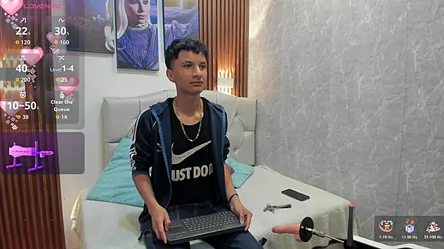 Snapshot of Elian_Julian chatting on November 2025 08:07:01 PM Elian Julian online show from November 2025 08:07:01 PM