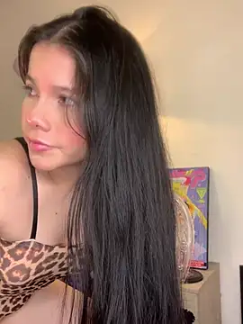 Snapshot of violettabond chatting on April 2026 01:41:01 PM violettabond online show from April 2026 01:41:01 PM