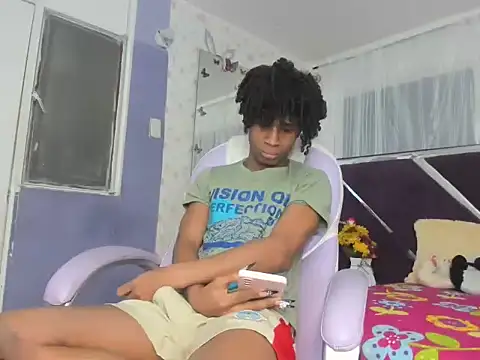 Snapshot of Santy_bigcock_01 chatting on November 2025 12:17:01 PM Santy bigcock 01 online show from November 2025 12:17:01 PM