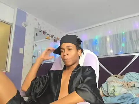 Snapshot of Santy_bigcock_01 chatting on January 2026 04:29:01 AM Santy bigcock 01 online show from January 2026 04:29:01 AM