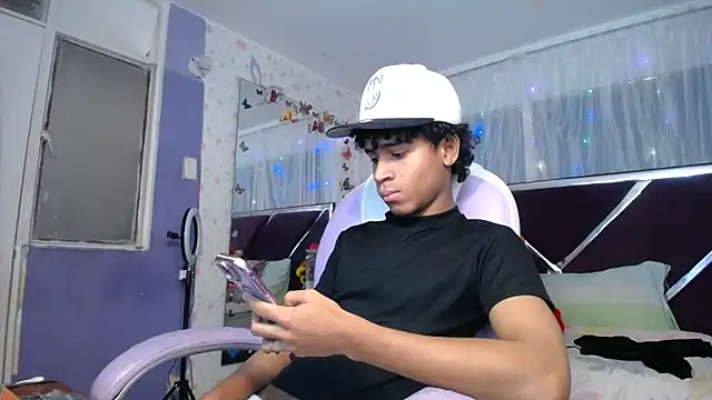 Santy bigcock 01 online show from June 2026 02:33:02 PM