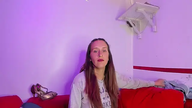 Snapshot of mia_luna_ed chatting on November 2025 04:06:01 PM mia luna ed online show from November 2025 04:06:01 PM