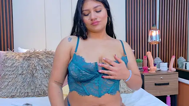 Snapshot of ValeriaMonet chatting on December 2025 08:13:01 PM ValeriaMonet online show from December 2025 08:13:01 PM