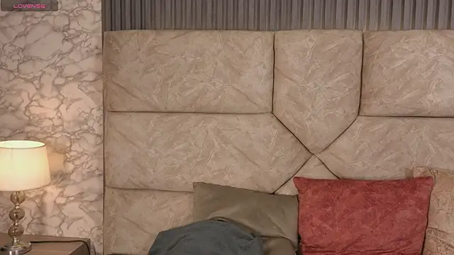 violett fowlerxx online show from February 2026 04:31:01 AM