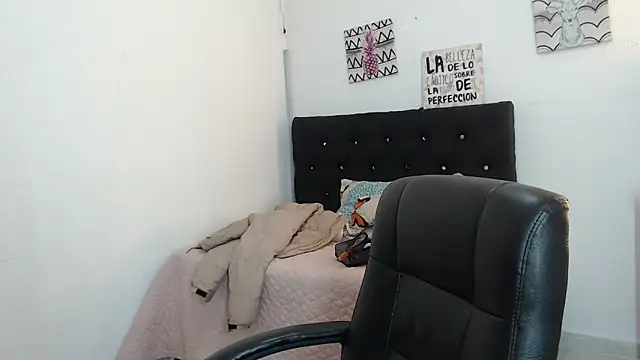 Snapshot of lyam_ebony_ chatting on February 2026 08:20:02 PM lyam ebony online show from February 2026 08:20:02 PM