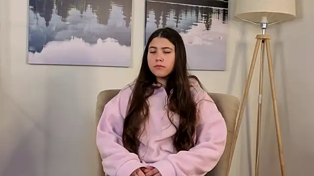 Snapshot of TeriRazey chatting on November 2025 03:50:01 AM TeriRazey online show from November 2025 03:50:01 AM