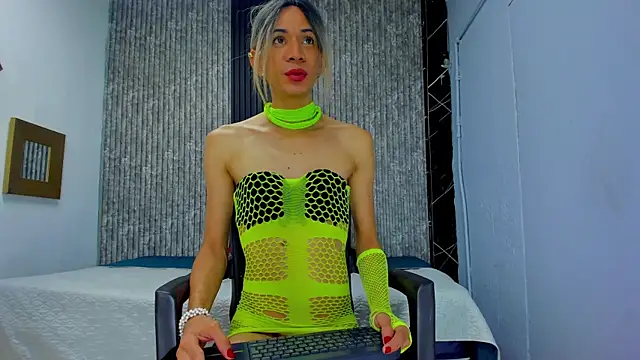 Caitlyn-Joness  online show from December 2025 02:04:02 PM