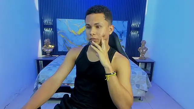 Liams18 online show from April 2026 01:25:02 AM