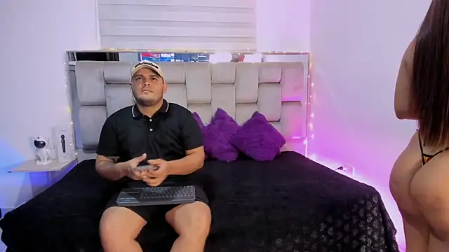 Snapshot of KimaandNate chatting on November 2025 02:23:01 AM KimaandNate online show from November 2025 02:23:01 AM