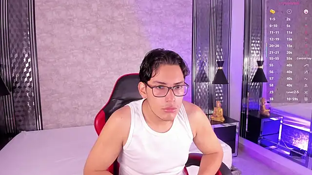 Snapshot of TheoHart_ chatting on November 2025 12:16:01 PM TheoHart online show from November 2025 12:16:01 PM