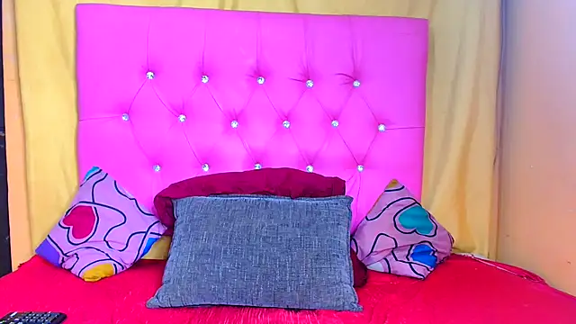 Prettybrowngirl online show from November 2025 05:56:02 PM