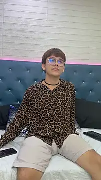 Snapshot of benjiDom chatting on November 2025 07:26:01 PM benjiDom online show from November 2025 07:26:01 PM