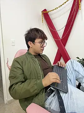 Snapshot of benjiDom chatting on November 2025 12:26:01 PM benjiDom online show from November 2025 12:26:01 PM