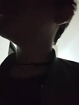 Snapshot of benjiDom chatting on November 2025 12:38:02 PM benjiDom online show from November 2025 12:38:02 PM